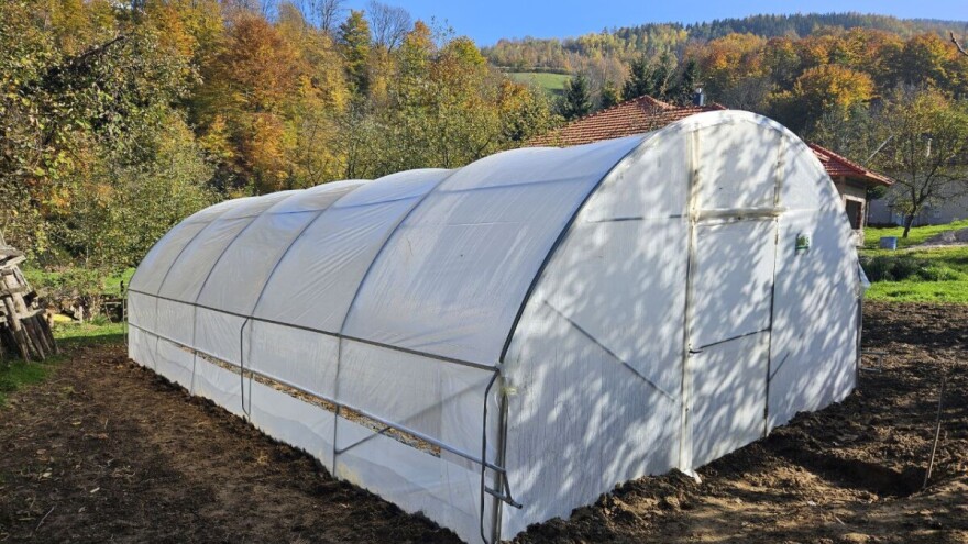 Proizvodnja u zatvorenom postala nužna: Jedni sade iz potrebe, drugi rekreativno