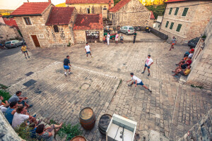 Kako začiniti turizam? Oživljavaju tradicionalne dalmatinske igre
