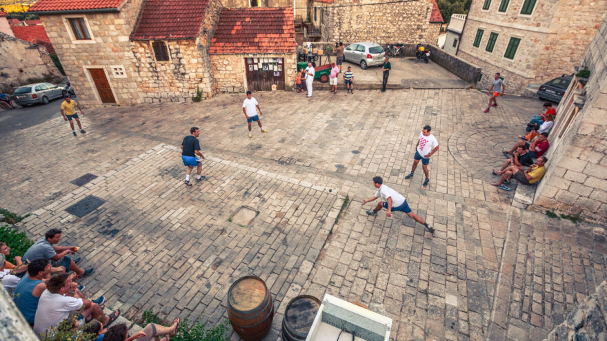 Kako začiniti turizam? Oživljavaju tradicionalne dalmatinske igre