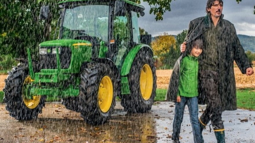 Traktor John Deere 5E