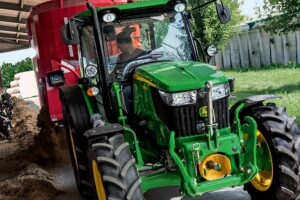 Traktor John Deere 5GH