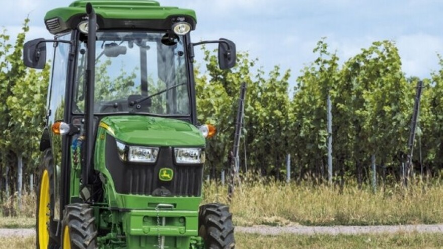 Traktor John Deere 5GV