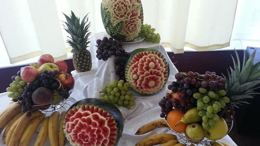 Carving: Umjetničko djelo od voća i povrća