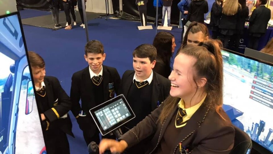 Kupili simulatore vožnje traktora kako bi studenti naučili voziti