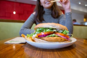 Raste popularnost prehrane na biljnoj bazi, a veganski burgeri sve traženiji