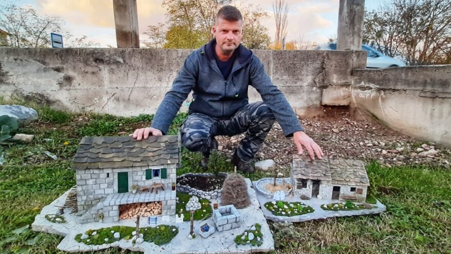 Josip Dukić pronašao način kako selo Dalmatinske zagore spasiti od zaborava