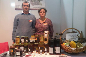 Lagatori izvrcali 2t meda i proizveli 3t eko aronije