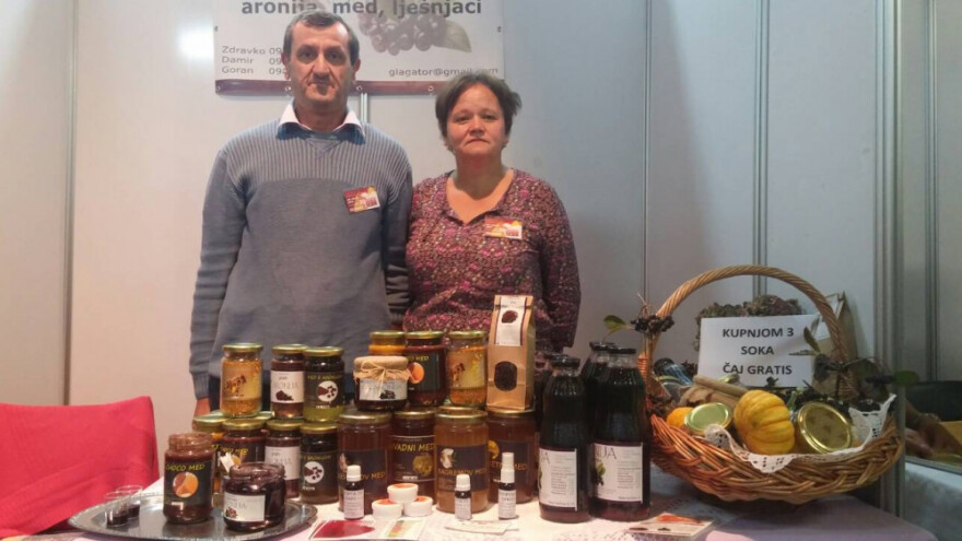 Lagatori izvrcali 2t meda i proizveli 3t eko aronije