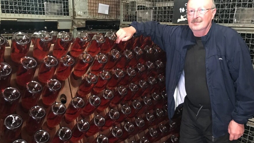 Adriano Grbac: Jedini se možemo pohvaliti da se u našem selu Vrh piju samo - pjenušci!