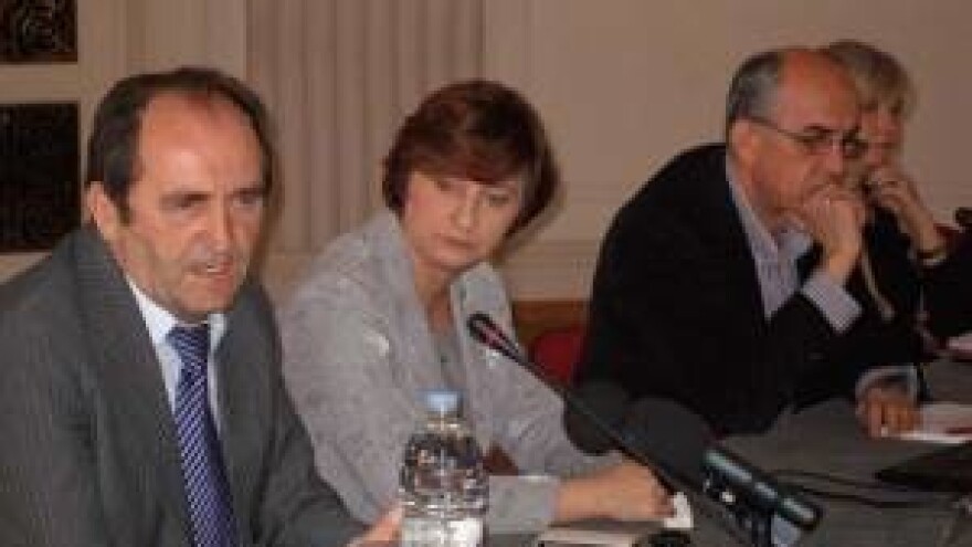 Tuđe poštuj svoje kupuj