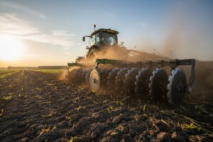 Agresivan nagib diskova Catros tanjirače!