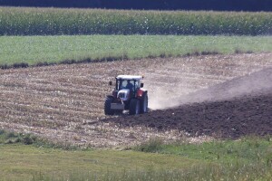Zaoravanje žetvenih ostataka - najbolja opcija i za zemlju i za farmera