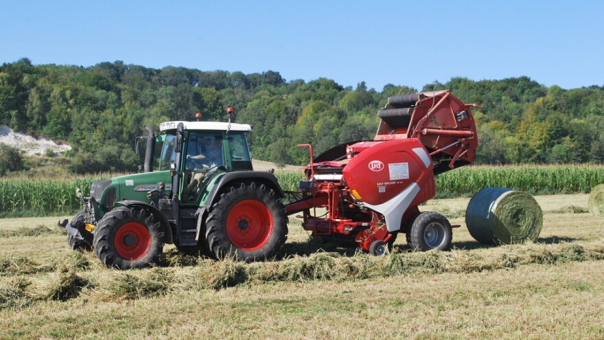 Traktorist iz Šarinaca poginuo na njivi, a u Vrtočama u prevrtanju povrijeđen mladić