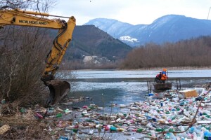 Plutajuće lančanice brane Lim i Potpećko jezero od smeća