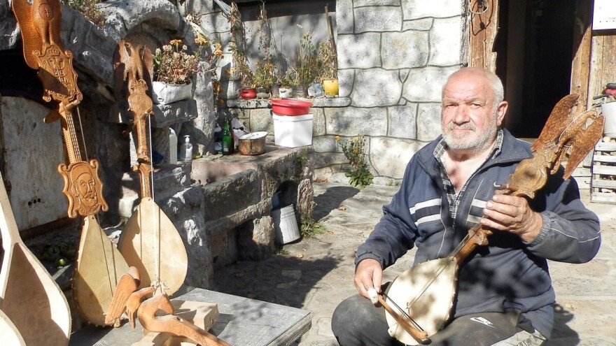 Gusle Tome Obućine gude o junaštvu širom sveta