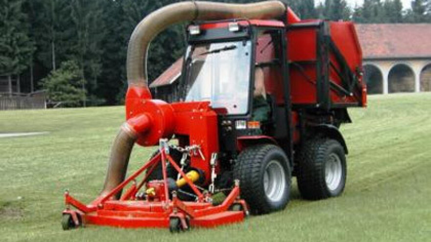 Traktor Agromehanika AGT 835 H