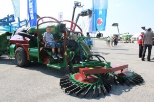 Strojna berba lješnjaka na FarmShowu?