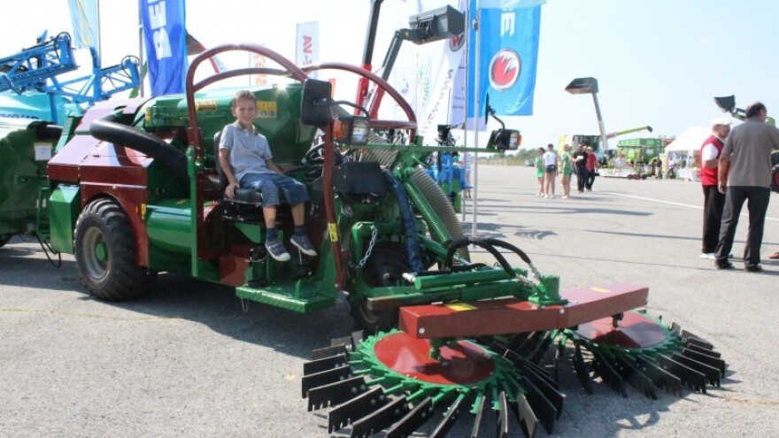 Strojna berba lješnjaka na FarmShowu?
