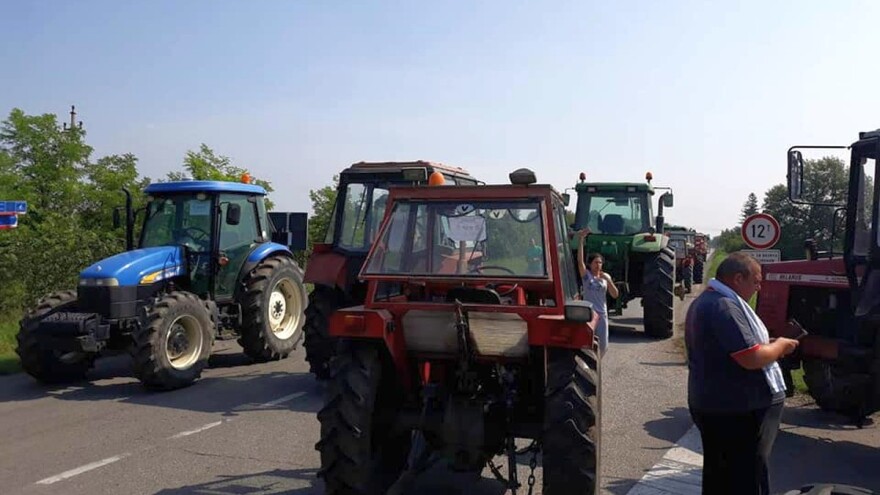 Protest poljoprivrednika - znak upozorenja