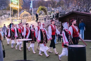 Blagdanska čarolija zavladala Mosorom, u Božićno selo stiže sv. Nikola