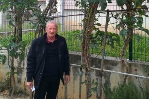 Uzgojio raštiku od 4 metra, dođe mu k'o kućni ljubimac