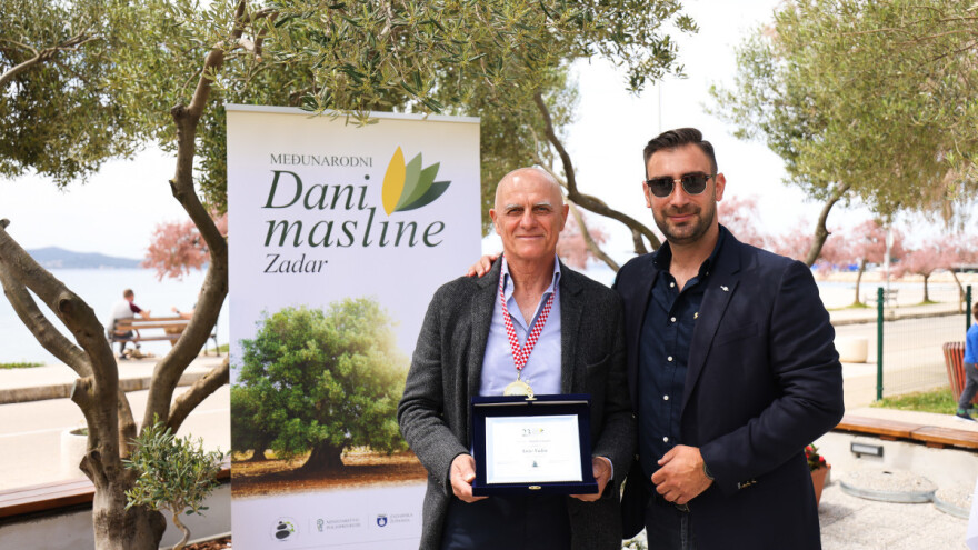 Uzorni maslinar Ante Vulin, maslinarska nada Darijo Matešić, a zlatno pero Meri Šilović