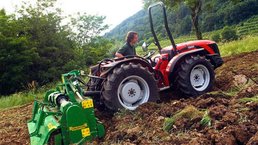 Traktor Antonio Carraro TGF