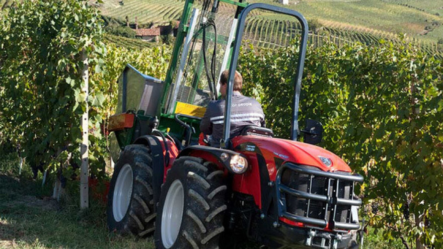 Traktor Antonio Carraro TRX