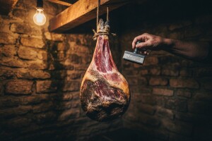 Apsurd pravilnika o brendiranju dalmatinskog pršuta