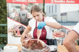 Osmi Međunarodni festival pršuta Drniš - Fešta dalmatinske gastronomije
