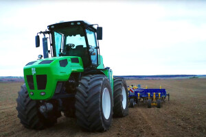 Auga M1 je prvi hibridni traktor na svijetu bez emisija CO2
