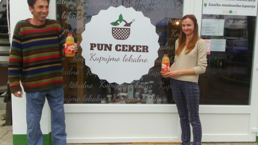 Prodaja poljoprivrednih proizvoda uz autocestu