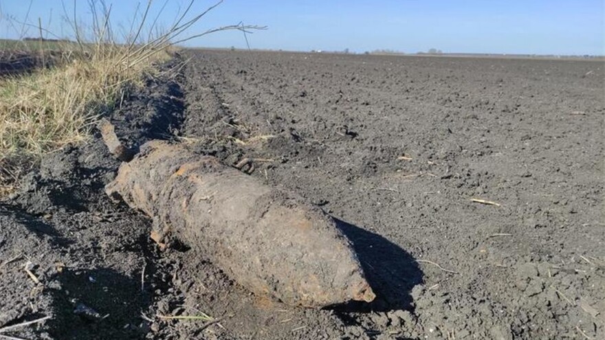 Poljoprivrednik na njivi pronašao avionsku bombu - objavljen i video uništenja
