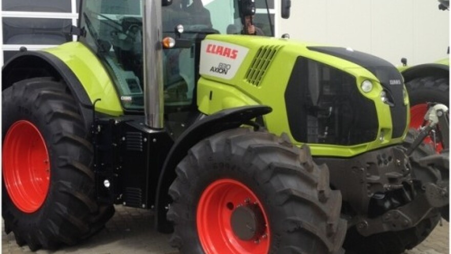 Traktor Claas AXION 800