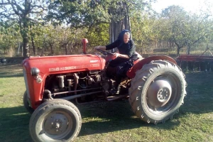 Baka Pavlika ima 77 godina i još obrađuje zemlju