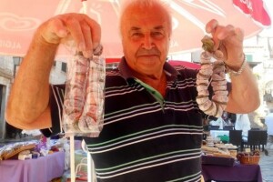 Vijenci od suhih smokava - dubrovačka atrakcija