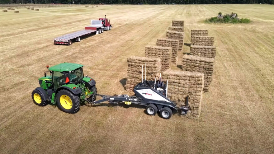 U Americi je i baliranje XXL - kako to izgleda na jednom OPG-u?