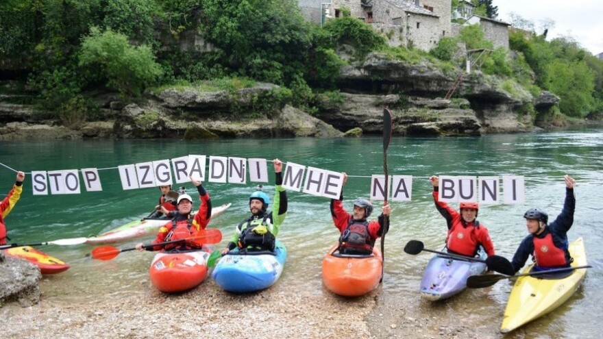Kajacima po Neretvi protiv gradnje hidroelektrana
