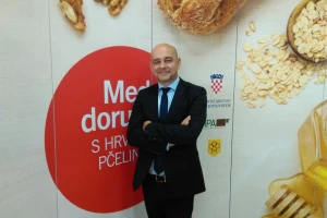 Svaki će prvašić dobiti staklenku meda u sklopu projekta Školski medni dan