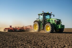 Bednarom pripremili tlo za sjetvu soje i kukuruza