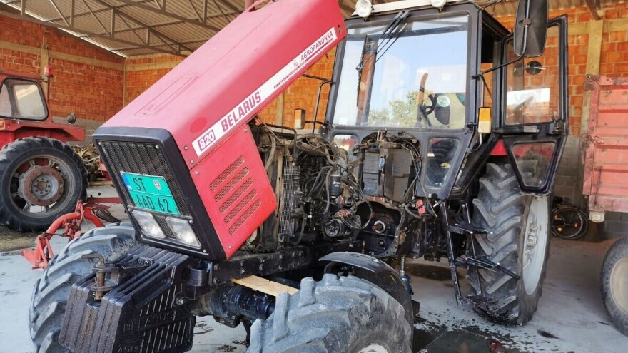 Belarus 820 - omiljen i lak za održavanje. Ne trpi preopterećenje, najlakše strada - kvačilo