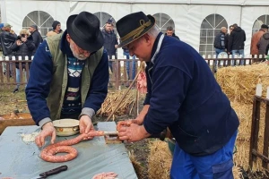 Na devetoj "Beloblatskoj kobasici": Specijaliteti od svinjskog mesa i kobasičarski dan