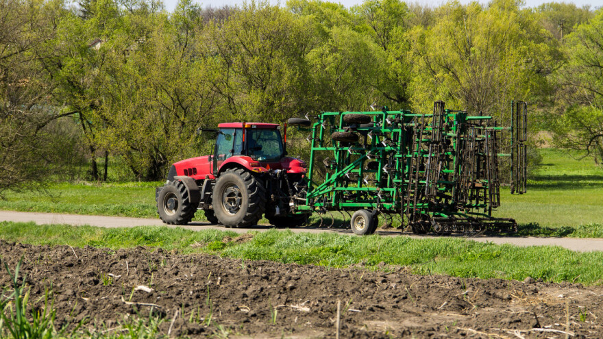 Javni poziv: 200 miliona dinara izdvojeno za ruralnu infrastrukutru