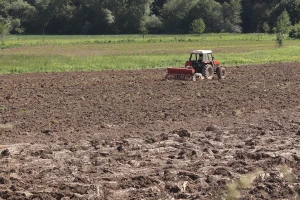 Godinu obilježile i suše i poplave, ipak farmeri bez većih gubitaka?