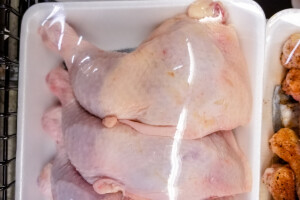 U pilećem batku salmonela, u kozicama listerija