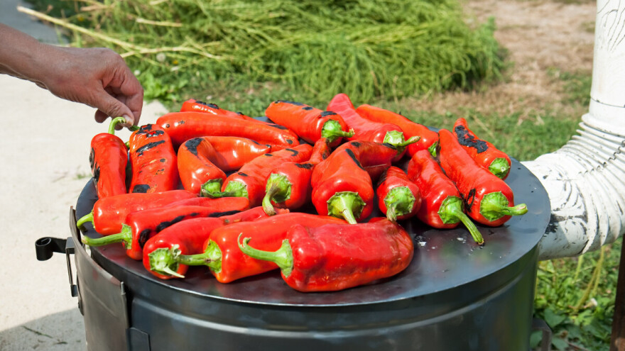 Paprika se uveliko peče za ajvar - znate li pravi recept?