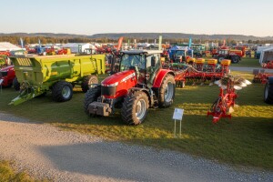Bogata ponuda mehanizacije na Agro Zemlji!
