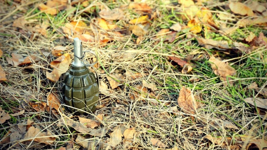 Kosio travu na poljoprivrednoj površini pa traktorskom kosom aktivirao bombu