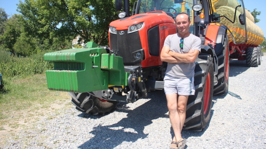 Napravio 380 bala, a potrošio 120 litara goriva