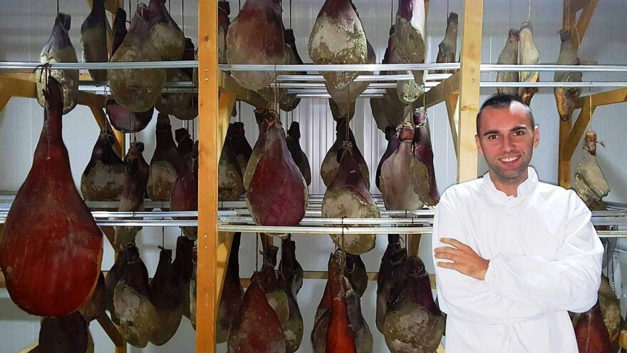 Vratio se iz Moskve da u rodnom Laćarku pravi suhomesnate specijalitete